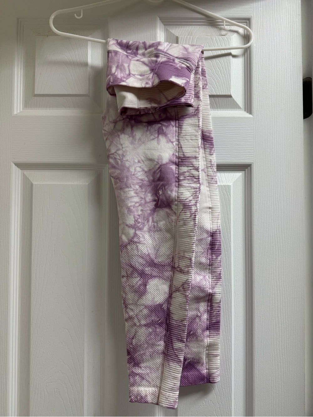 Like New // Aerie Purple & White Tie-Dye Leggings (medium)